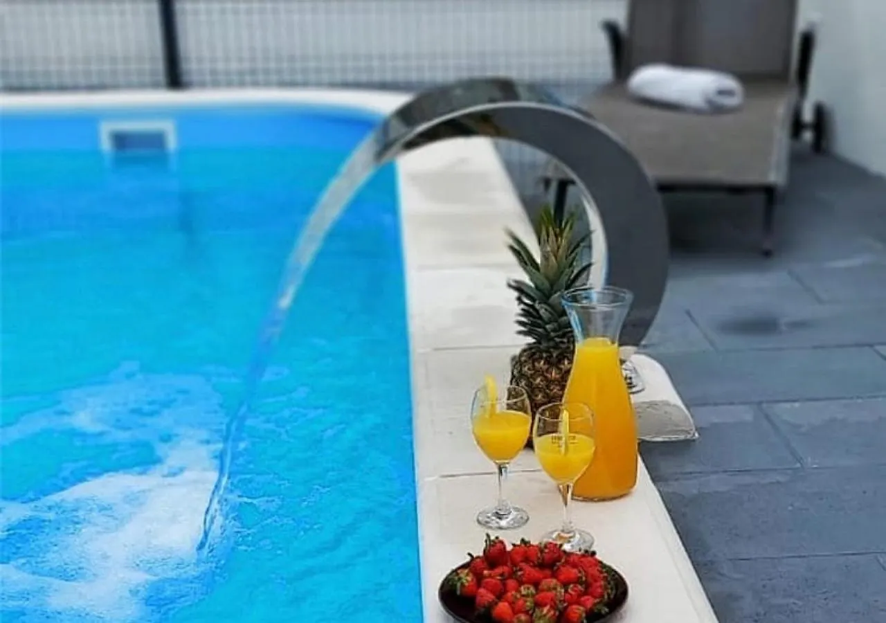 Apartment With Heated Pool And Sea View Trogir