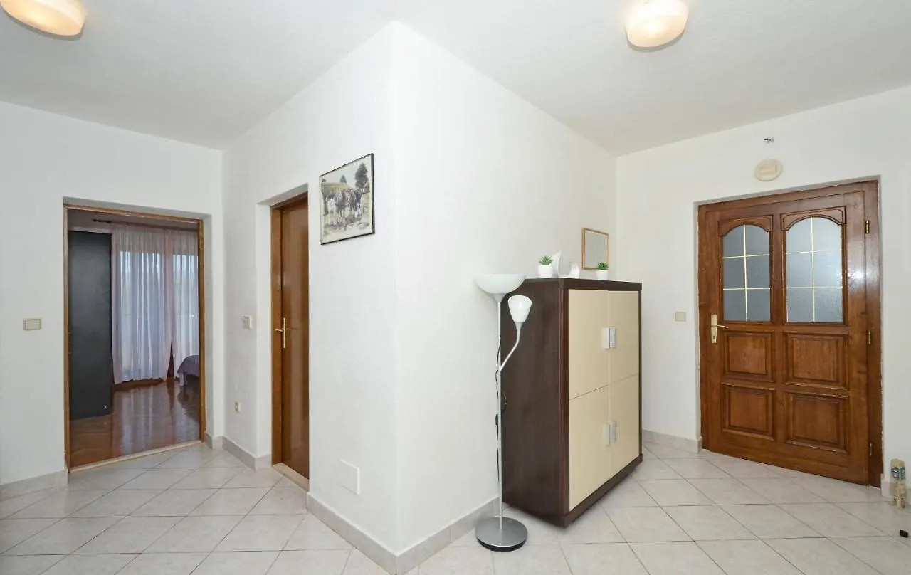 Apartment With Heated Pool And Sea View Trogir
